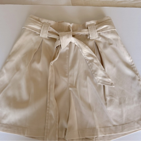 Max Studio Pants - Max Studio  Shorts, S, Cream, zip front, belted with sash NWT